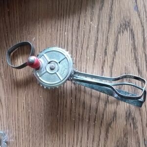 VINTAGE BETTY TAPLIN EGG BEATER (CHILDS TOY IN 1922)